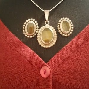 Pendent and earrings